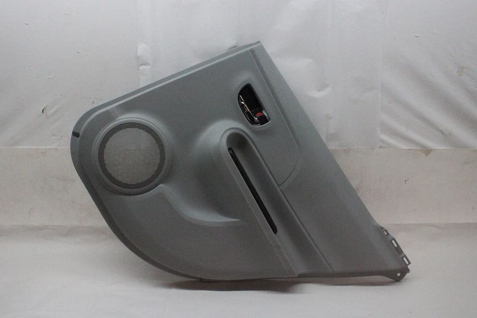 2014 丰田 PRIUS C 后右乘客侧门内部面板原始设备制造商 12 13 14 — 第 1/4 张图片