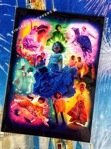 "Postal de 5x7"" de Madrigales Mágicos Encanto Dylan Bonner de los Parques Disney WonderGround" - Imagen 1 de 1
