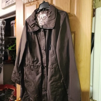 Chaqueta anorak para mujer Nine West talla XL oliva Foto 1 de 3