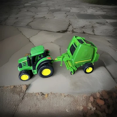 John Deere KIDS Monster Treads Green/Yellow SUPER SCALE Farm Tractor Harvaster - Image 1 of 4