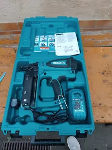 Makita GF600 2nd Fix Gas Nagler 15-64mm 7.2V 1 X 1.0Ah LI-ION MAKGF600 - Bild 1 von 6