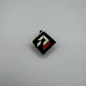 Bungie Destiny 2 SIVA Pin Rise of Iron RETIRED 2016 - Picture 1 of 2