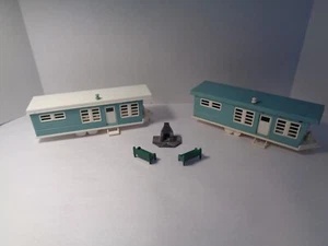 2 Plasticville U.S.A Trailer 1504-89 OS Gauge Turquoise Sides. White/Turquoise. - Picture 1 of 9