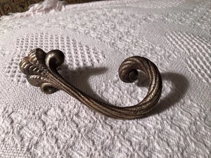 Antique Vintage Ornate Brass Victorian Floral Motif Drawer Handle 5”x2” - Picture 1 of 7