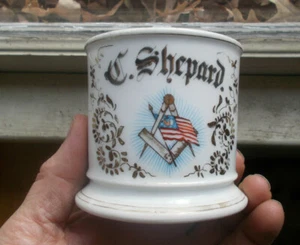 TAZA DE AFEITAR DE LA DÉCADA DE 1890 ORDEN FRATERNAL UNIDA MECÁNICA AMERICANA CON BANDERA C.SHEPARD - Imagen 1 de 7