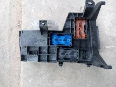 Caja de fusibles de motor Dodge Dakota 05 Foto 1 de 3