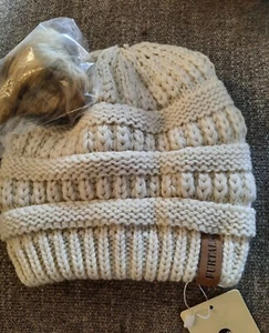 New Furtalk Kids Child Toddler Fur Pom Pom Beanie Hat Light Beige NWT Girls - Picture 1 of 3