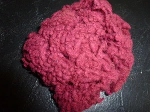 Wool Dyed Fibers Slugz One Ounce  Raspberry - Picture 1 of 1