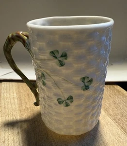 Taza de café delgada Belleek Shamrock Basketweave - 6ª marca verde Irlanda - Imagen 1 de 13