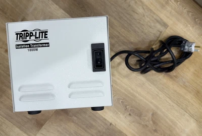 Tripp Lite IS1800HG изолирующий трансформатор больничного класса 120 В 1800 Вт - Изображение 1 из 2