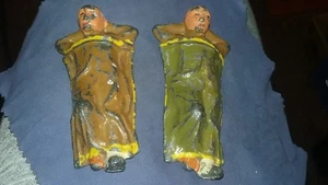2 Vintage BARCLAY MANOIL verwundeter Soldat auf Trage Spielzeugsoldaten FEHLENDE HELME - Bild 1 von 4