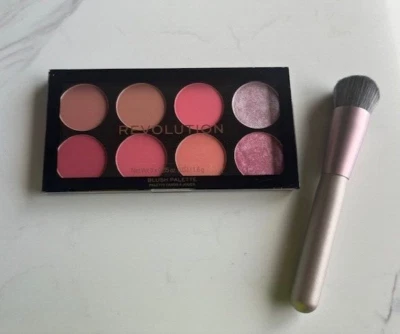 BH Revolution Ultra Blush Sugar & Spice 8 color Blush Highlighter Palette Brush - Image 1 of 4
