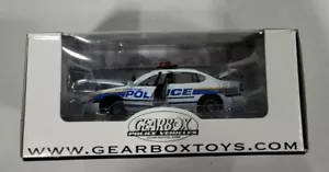 Gearbox Ford Crown Victoria Police Interceptor White Plains Police Diecast - Picture 1 of 2