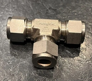 SWAGELOK TEE SS-25M0-3 25MM OD STAINLESS STEEL 316 COMPRESSION - Picture 1 of 3