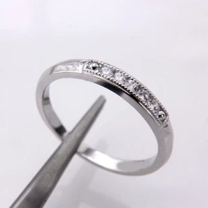 Alianza de compromiso redonda de diamantes simulados de 1 quilate enchapada en oro blanco de 14 quilates - Imagen 1 de 6