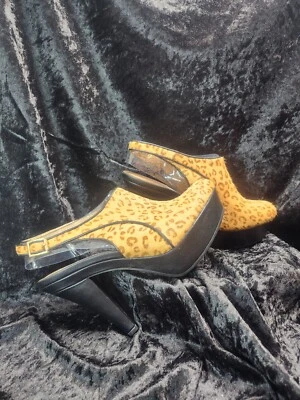 女式 Me Too Mules 猎豹印花小腿半露背厚底 8 码女式 — 第 1/4 张图片