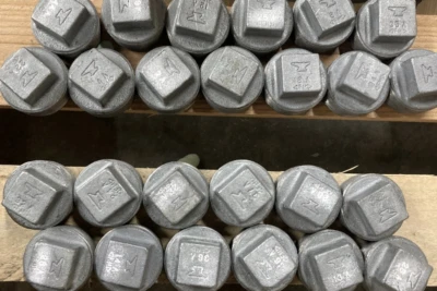 1MPN1 | Hex Head Plug, 1-1/2" Pipe Size, Galvanised Steel pack of 10 - Image 1 of 3