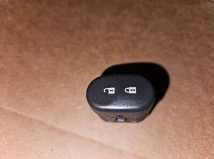 Saturn Sky Door Lock Button Passenger Side 08-09 OEM (See Discription) - Picture 1 of 2