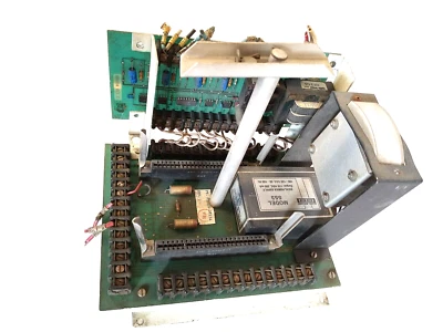 辛辛那提 Milacron Burr Brown 553 双电源 3 424 1813A — 第 1/4 张图片