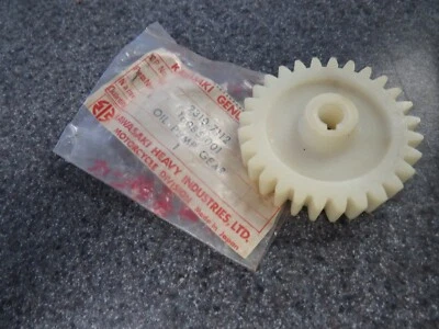 NOS Kawasaki 28T Oil Pump Gear 66-67 J1T 1966 D1 C2SS C2TR 2310-7112 16085-001 - Image 1 of 3