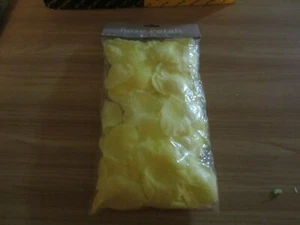 Yellow Rose Petals - Party Decor - 200 Pieces - Picture 1 of 3