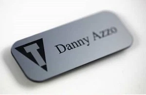 Graviert Personalisiert mit Name Kennzeichen Für Laden, Hotele, Arbeit, Vereine, - Bild 1 von 2