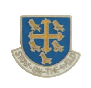 Stow-on-the-Wold Town Gloucestershire  Small Pin Badge  - Picture 1 of 2