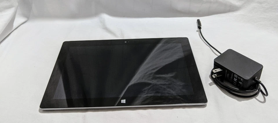 Microsoft Surface 2 32GB, Wi-Fi, 10.6in - Magnesium- Main Screen Only - Image 1 of 4