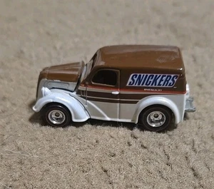 Hot Wheels 1:64 2013 Pop Culture Snickers Anglia Panel Truck Redline Real Riders - Picture 1 of 2
