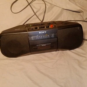 Sony CFS-B15 Portable AM/FM Radio Cassette-Corder Tape Boombox - AM/FM works - Picture 1 of 7