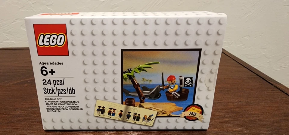 LEGO Pirates Classic Pirate Minifigure. (5003082) NEW! SEALED! - Image 1 of 1