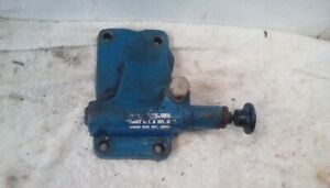 ORIGINAL  FORD NEW HOLLAND 4000 TRACTOR HYD  VALVE