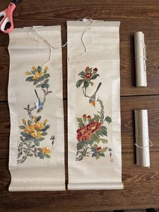 4er Set Vintage 1960’s Hong Kong Chinese Silk Wall Scroll Prints & Original Box - Bild 1 von 24