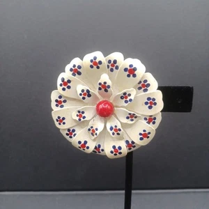 Broche prendedor vintage de Alemania Occidental pintado floral - Imagen 1 de 7
