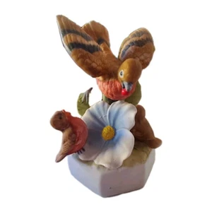 VINTAGE ROBIN FEEDING BERRY TO HER BABIES  - Picture 1 of 12