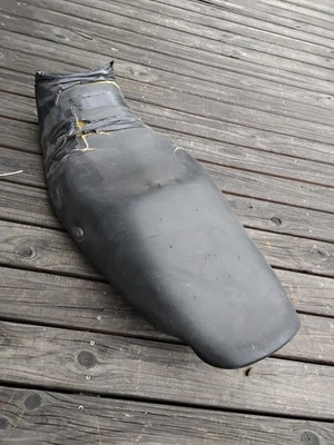 Almofada de assento Triumph Sprint 955 RS ST 2301760 - Imagem 1 de 4