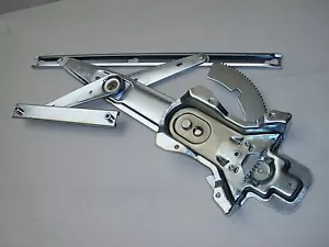 LAND ROVER DISCOVERY 2 WINDOW REGULATOR FRONT PASSENGERS SIDE LH - LR006374 -NEW - Picture 1 of 1