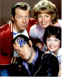 CINDY WILLIAMS DAVID L. LANDER MICHAEL MCKEAN signed LAVERNE SHIRLEY 8x10 photo - Picture 1 of 1