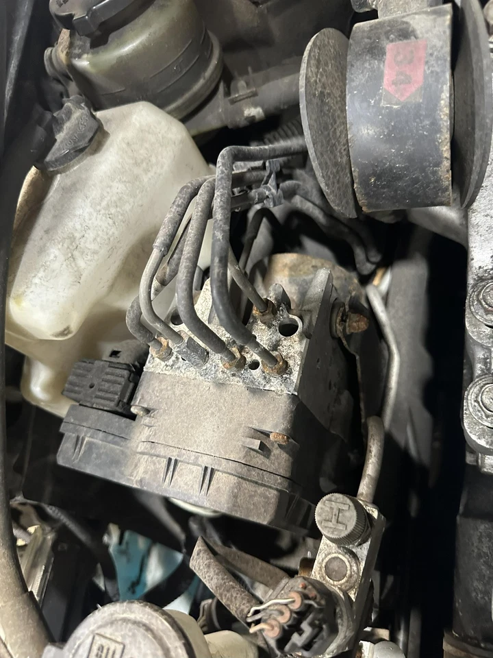 Used ABS Pump and Motor Assembly fits: 2007 Lexus ES350 Actuator and Pump Assemb - Изображение 1 из 4