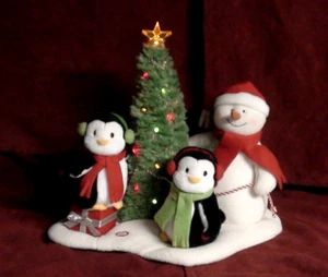 HALLMARK JINGLE PALS 2006 VERY MERRY TRIO SINGING, MOTION, AND LIGHTS - Picture 1 of 7