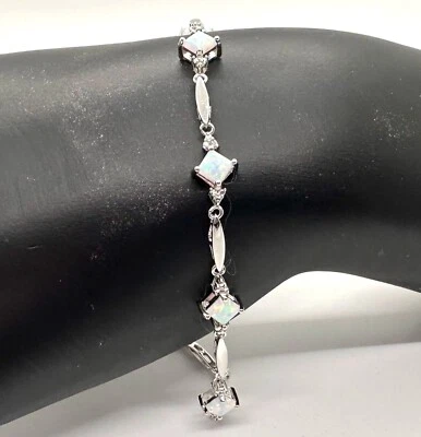 Brazalete de ópalo creado en laboratorio corte princesa con acento de diamantes Foto 1 de 4