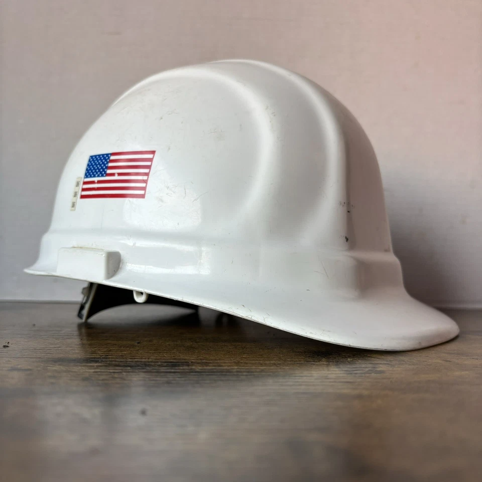 Chapéu rígido estilo boné ERB Safety Omega II suspensão mega catraca 6 pontos bandeira dos EUA - Imagem 1 de 4