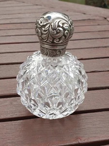 ANTIQUE SILVER / GLASS PERFUME SCENT BOTTLE LONDON 1893 John Grinsell  - Picture 1 of 9