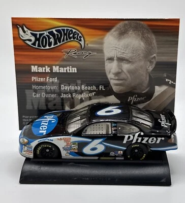 Hot Wheels Nascar Racing - Race Day Mark Martin #6 Pfizer Ford Taurus Foto 1 de 4