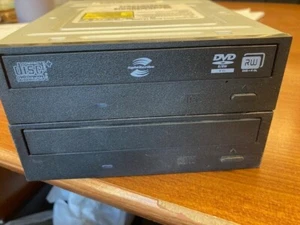 Light Scribe DVD R/Rewritable Drive TS-H552 and CD ROM DRIVETS-H192 - Picture 1 of 5