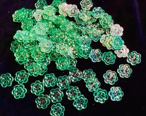 (100) Vtg.-DECORATIVE-GREEN & CLEAR BUTTONS~.75”-Sewing~Button Lovers-Jewelry - Picture 1 of 2