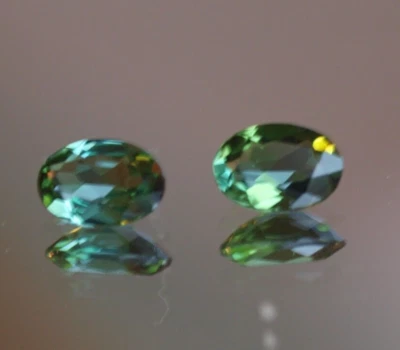 2 Turmaline 0,87 ct oval grün Turmalin 2,3 x 4,2 x 6 mm  lupenrein - Bild 1 von 4