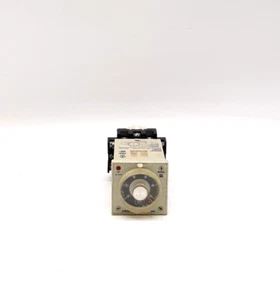 Omron H3BA Solid State Timer - Picture 1 of 5