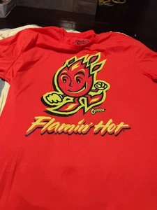 Cheetos Flamin Grande Lo último 🔥 👕 Camiseta Roja Manga Corta Gráfico - Imagen 1 de 11