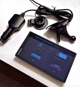 GARMIN dēzl™ OTR500 5.5 GPS Truck Navigator - Picture 1 of 3